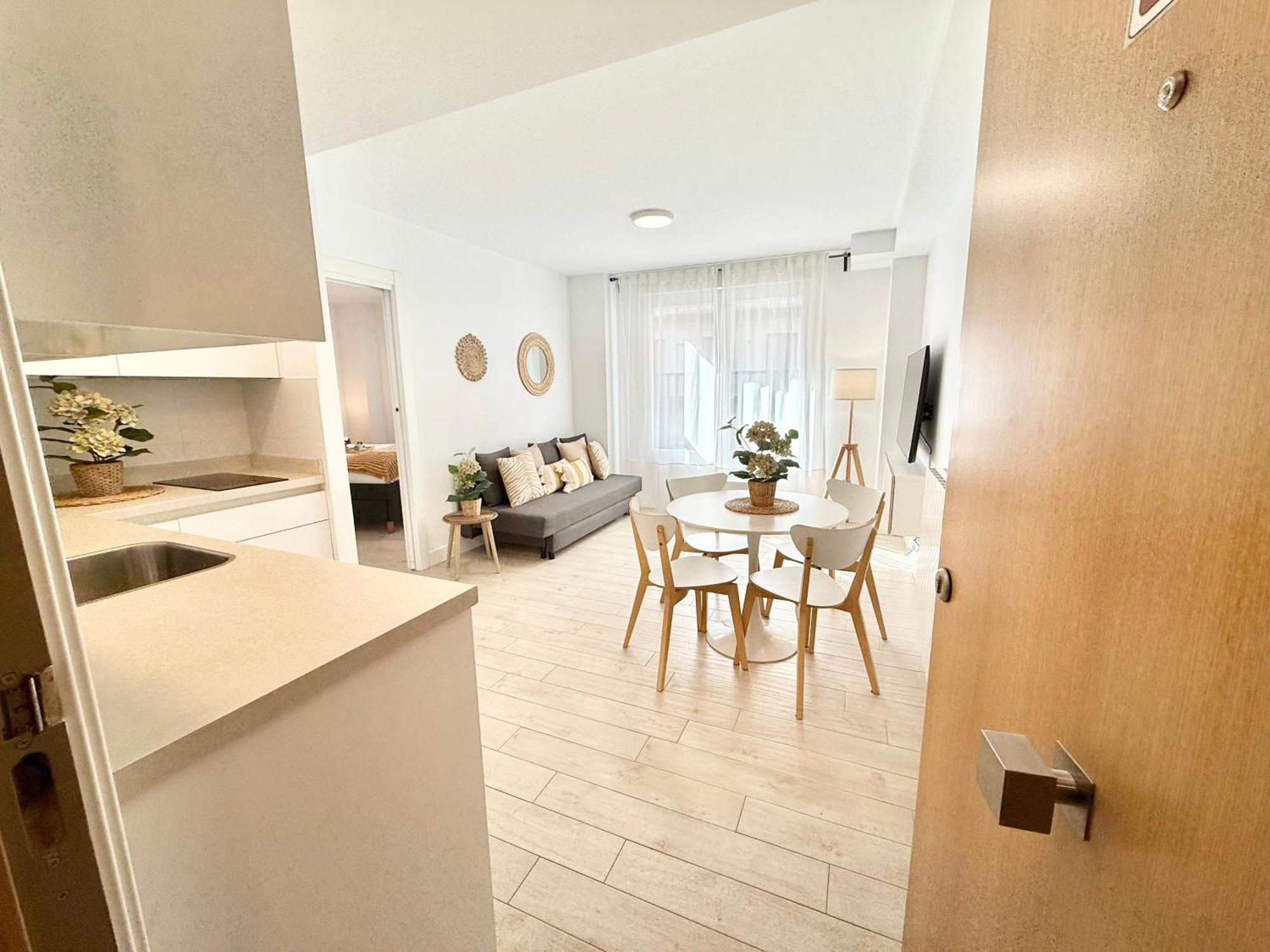 Castro Holidays - Apto B Nuevo Centrico Con Garaje Gratis Castro Urdiales Extérieur photo