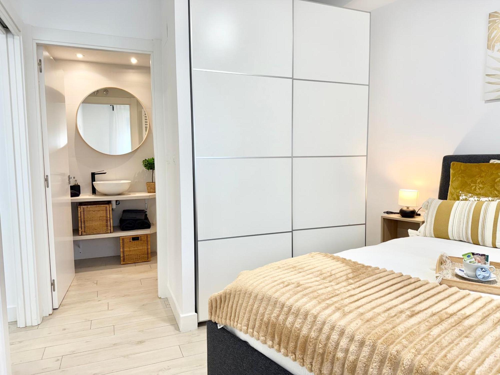 Castro Holidays - Apto B Nuevo Centrico Con Garaje Gratis Castro Urdiales Extérieur photo